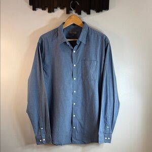 Denver Hayes Chambray Button-Down Shirt in Light Blue